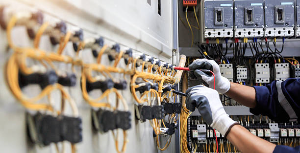 Professional Electrician technician working in Preakness, NJ